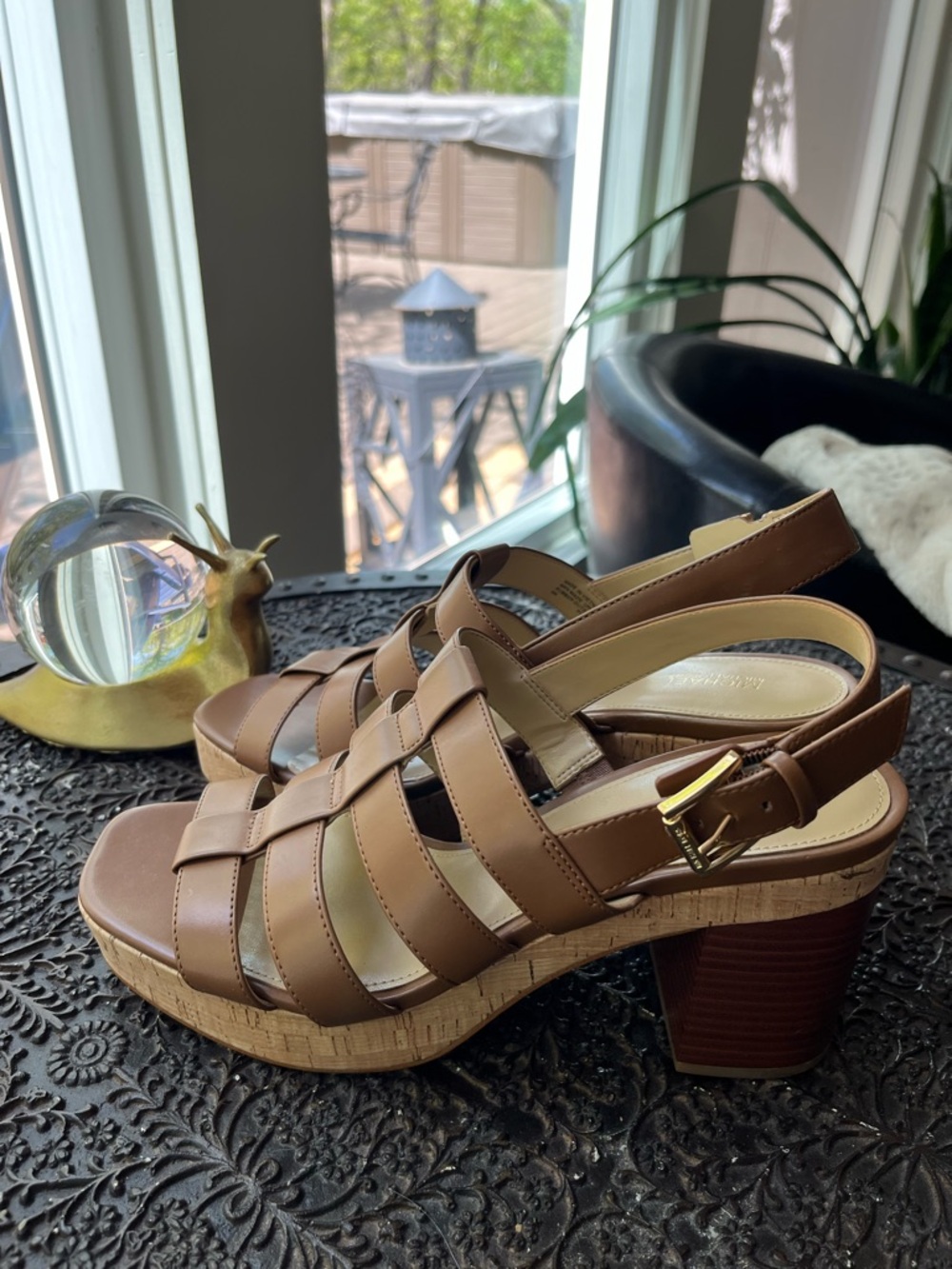 MICHAEL KORS BLOCK HEEL SANDALS IN COGNAC 9 - Picture 2 of 5